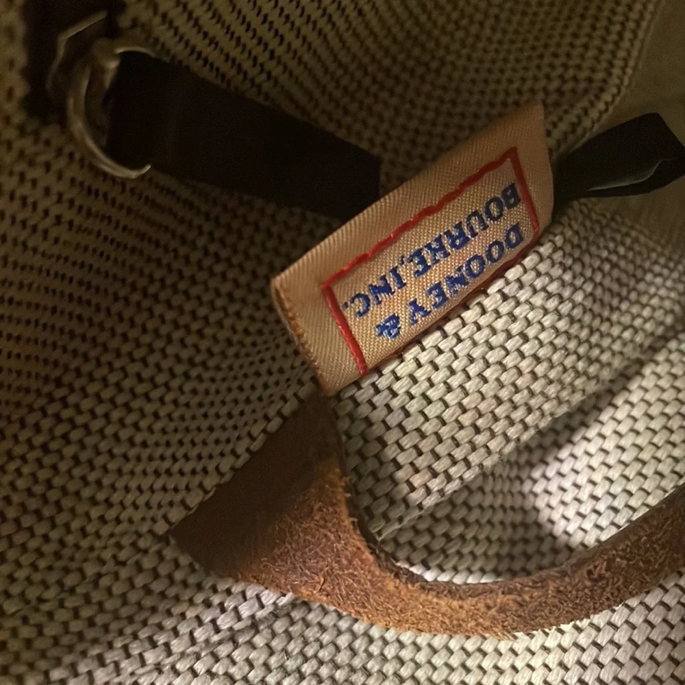 DOONEY & BOURKE 1975 Vintage Pebble Grain Hobo Bag